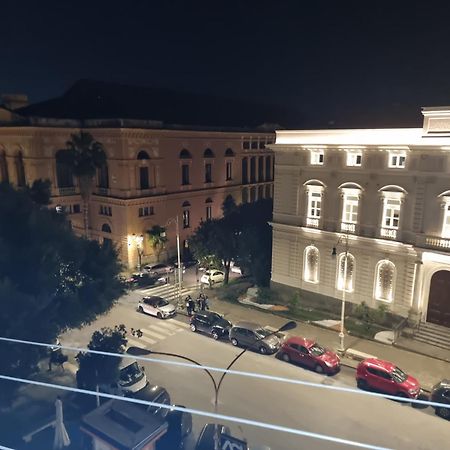 Al Teatro Verdi Luxury Apartment Salerno Exterior foto