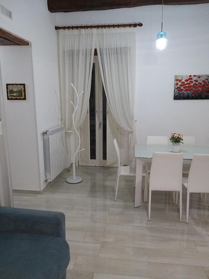 Al Teatro Verdi Luxury Apartment Salerno Exterior foto