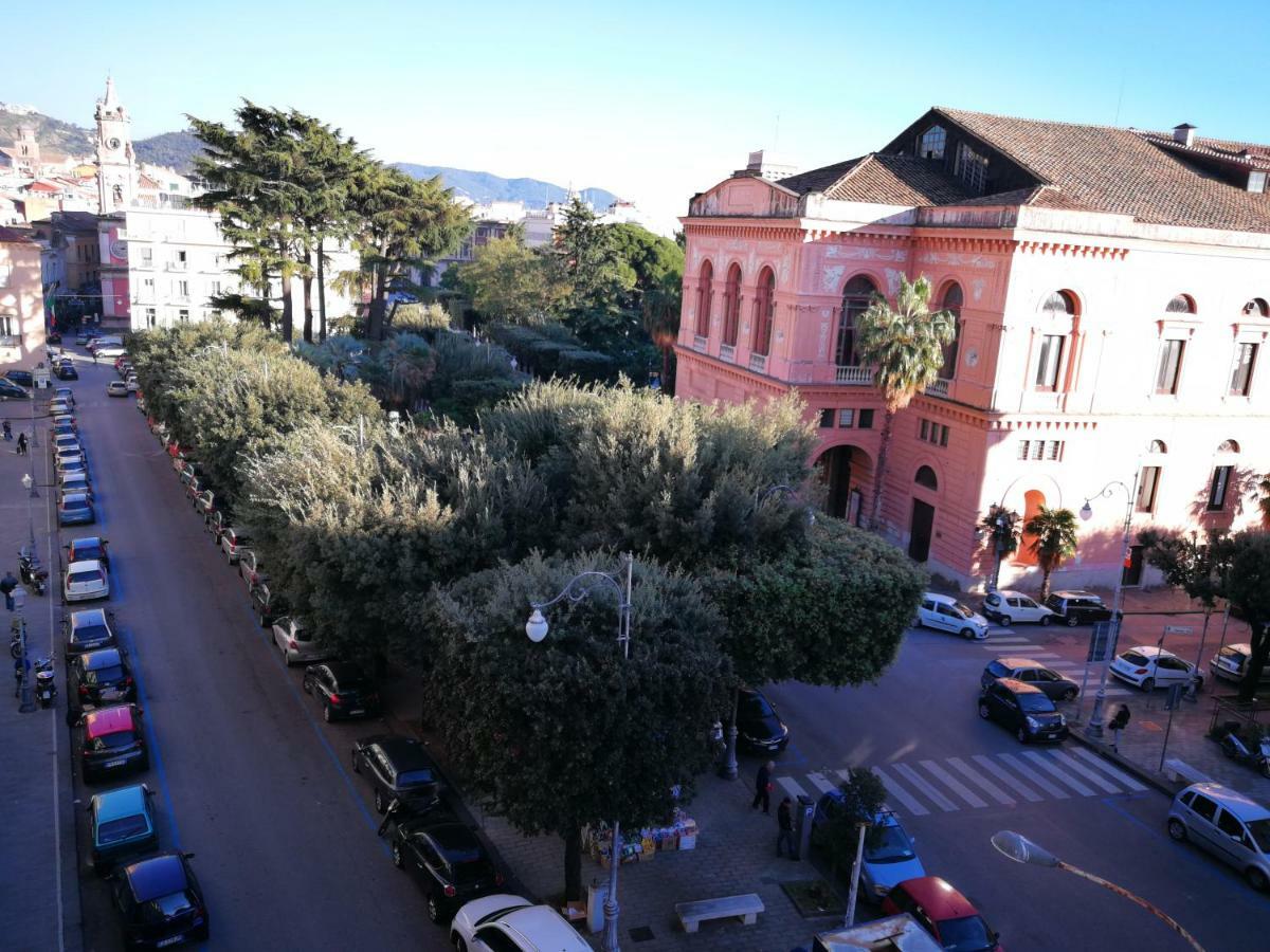Al Teatro Verdi Luxury Apartment Salerno Exterior foto