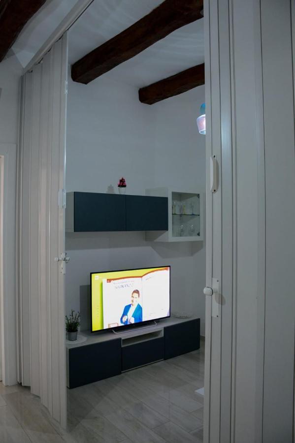 Al Teatro Verdi Luxury Apartment Salerno Exterior foto
