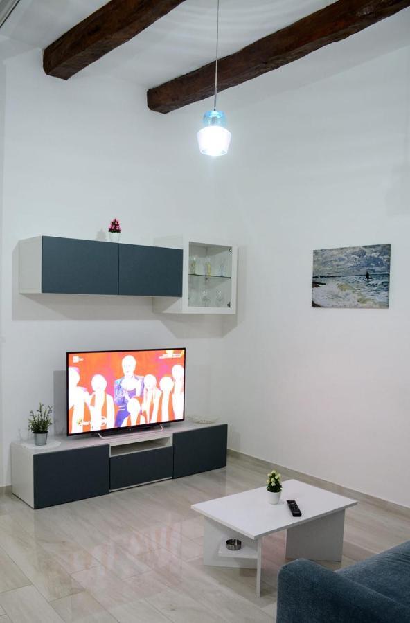 Al Teatro Verdi Luxury Apartment Salerno Exterior foto
