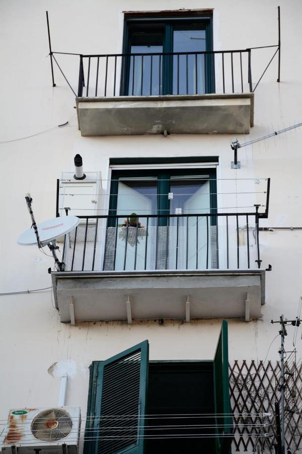 Al Teatro Verdi Luxury Apartment Salerno Exterior foto